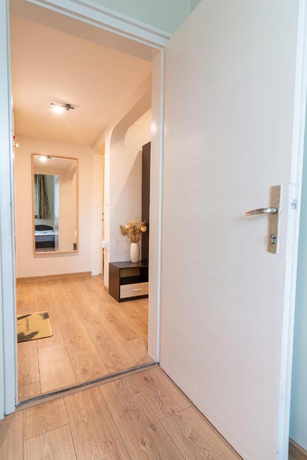 Madrid 2Bdr W Free Parking Near Metro, Serdika Mall Sofia Exterior foto