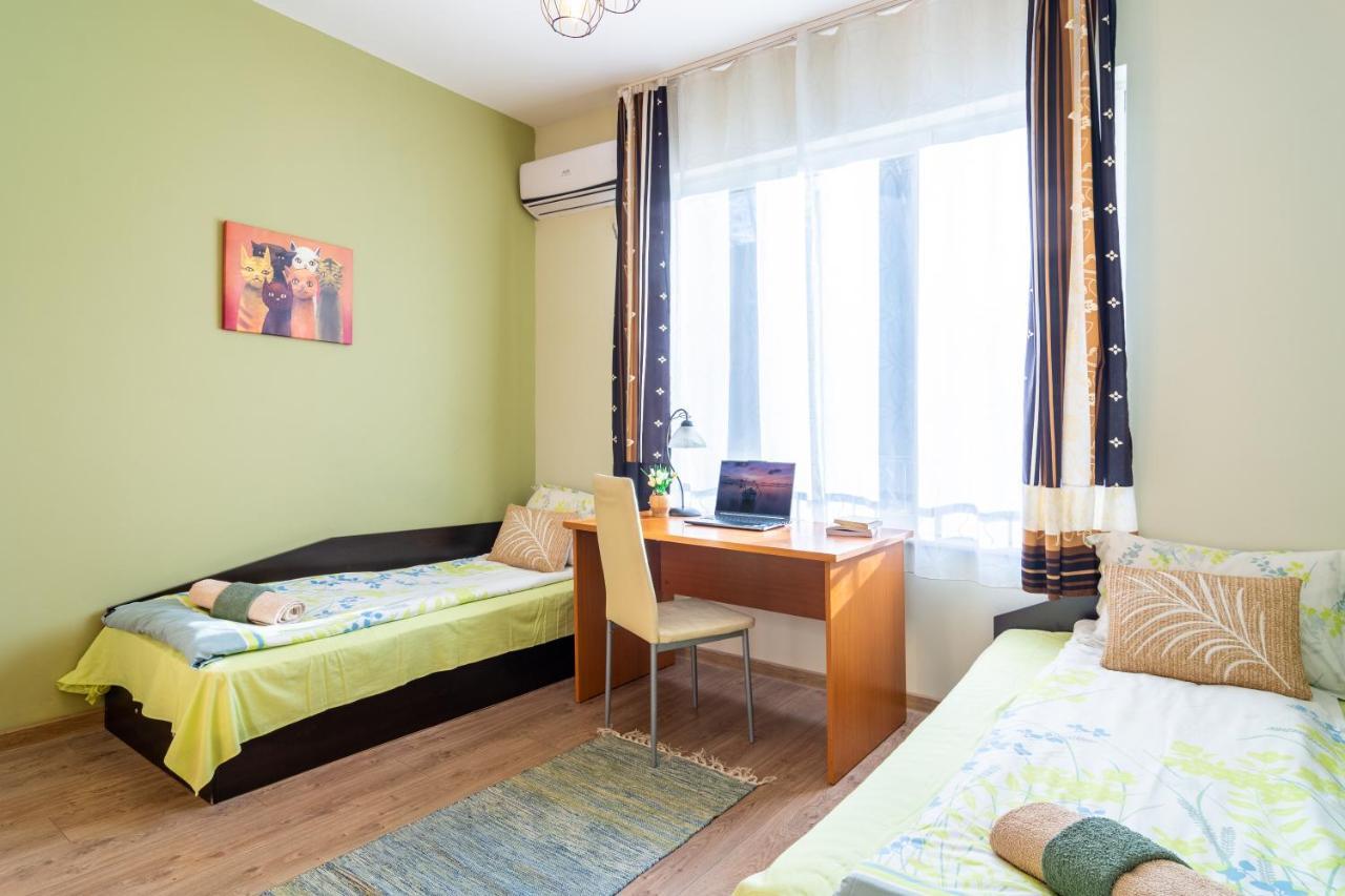 Madrid 2Bdr W Free Parking Near Metro, Serdika Mall Sofia Exterior foto